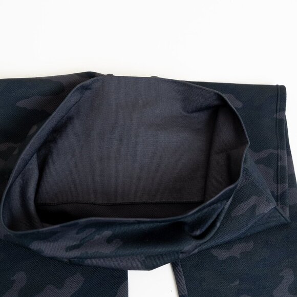 🚨 SPANX Black Camo Seamless Leggings 24" Look at Me Now - Picture 9 of 11